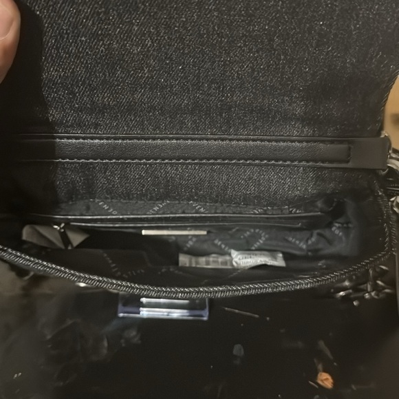 Steve Madden. Crossbody Hand painted  Borla flower - Picture 6 of 6